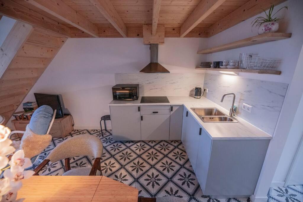 'T Pekelhuis - Vakantiehuisje Op Boerderij Huize Blokland Hem エクステリア 写真